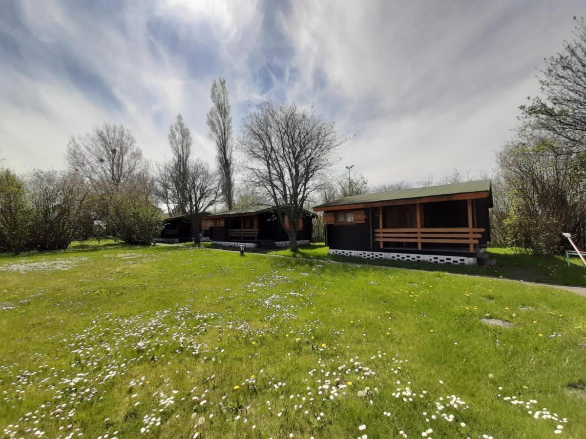 O.W. Sek Villa Карвиа Екстериор снимка